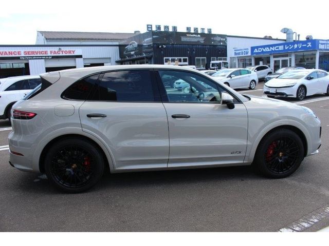Porsche CAYENNE 2022-03 3493-21