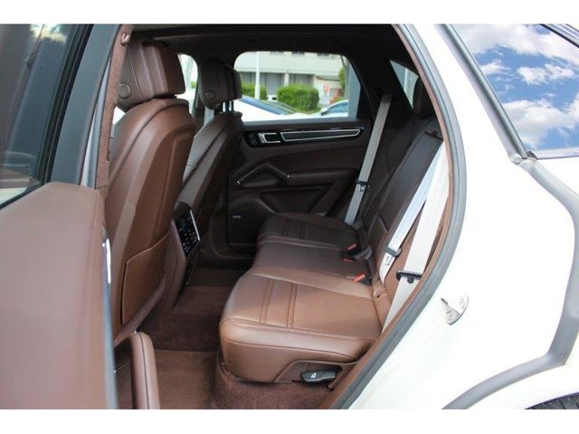 Porsche CAYENNE 2022-03 3493-5