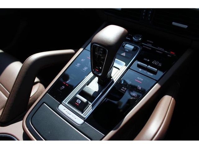 Porsche CAYENNE 2022-03 3493-26