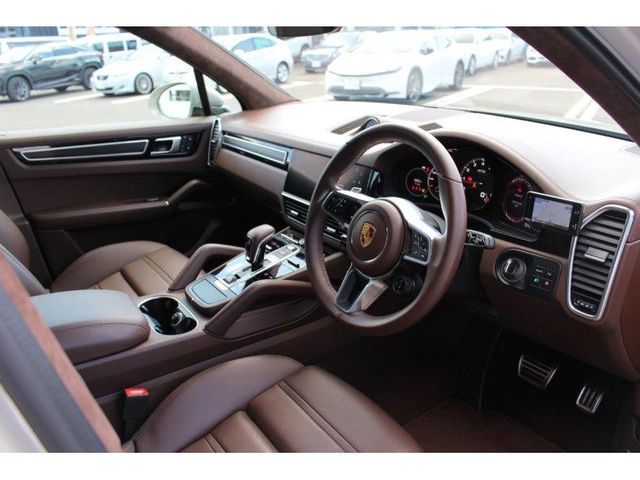 Porsche CAYENNE 2022-03 3493-15