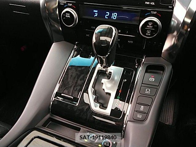 Toyota VELLFIRE 2019-08 299492-10