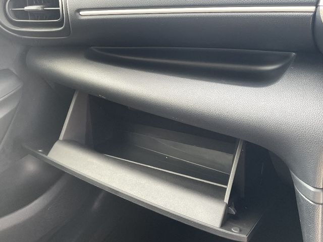 Toyota YARIS 2022-11 28156-17