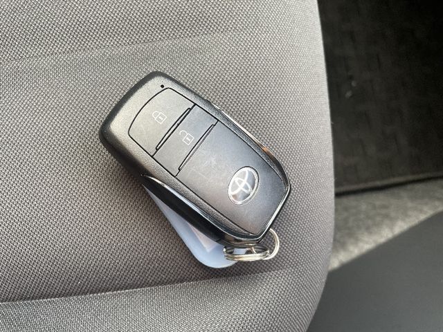 Toyota YARIS 2022-11 28156-9