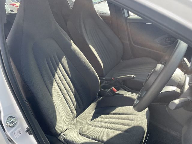 Toyota YARIS 2022-11 28156-5