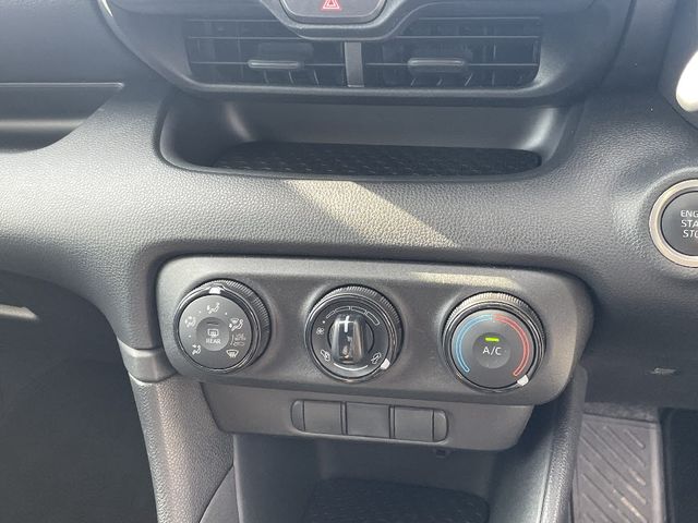 Toyota YARIS 2022-11 28156-13