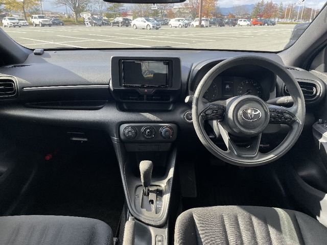 Toyota YARIS 2022-11 28156-3