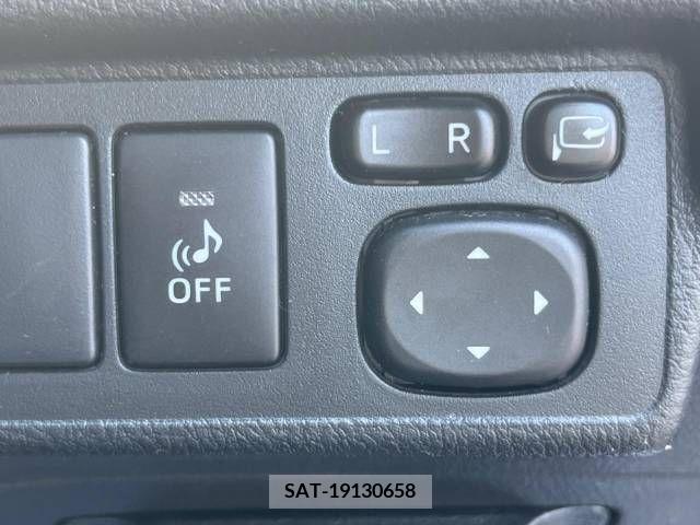Toyota SAI 2012-06 393823-7