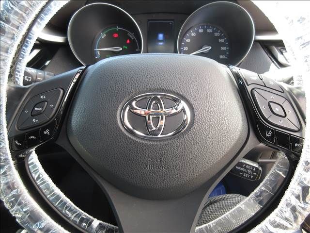 Toyota C-HR 2017-06 5609-21