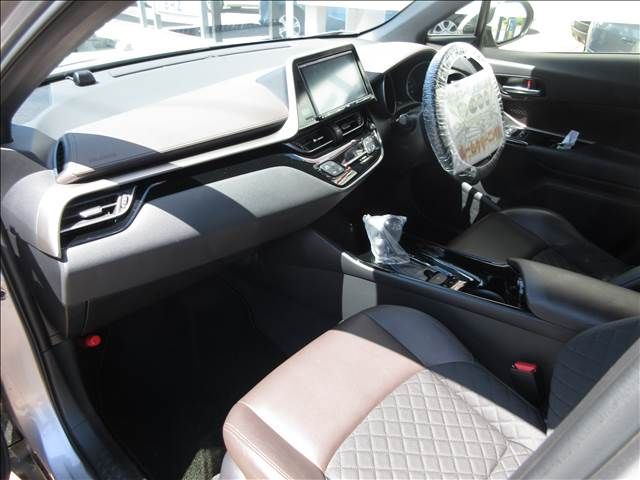 Toyota C-HR 2017-06 5609-10