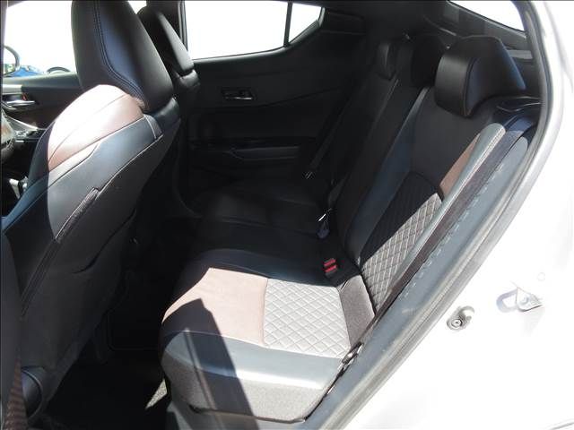 Toyota C-HR 2017-06 5609-12