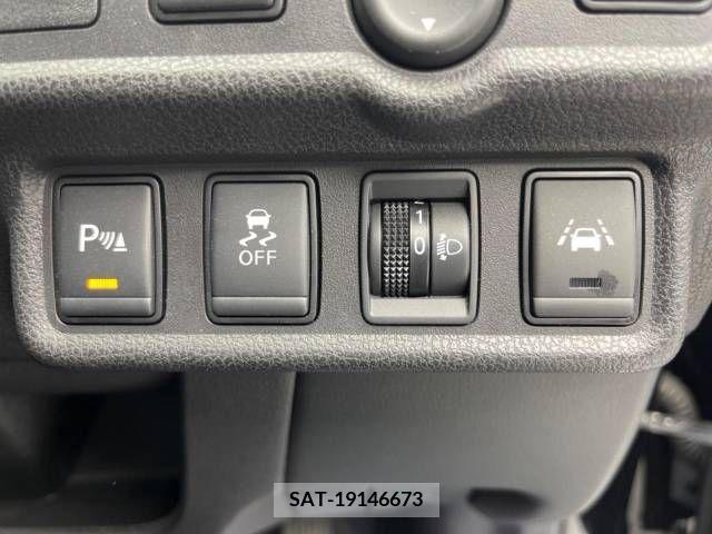 Nissan NOTE 2019-04 250315-9