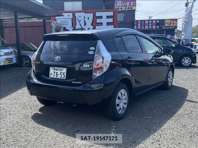 Toyota AQUA 2012-04 292313-1