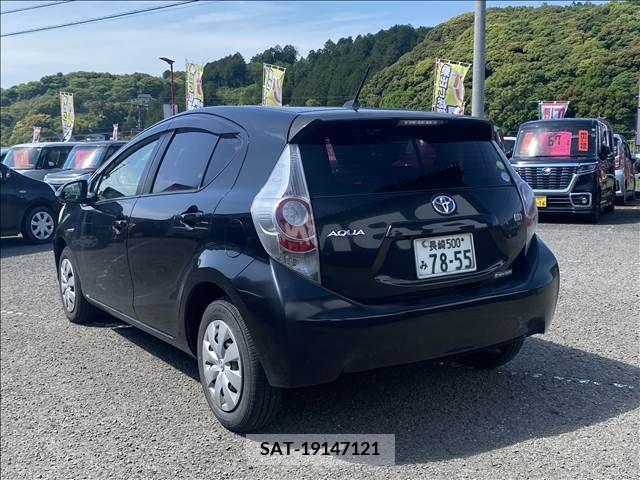 Toyota AQUA 2012-04 292313-3