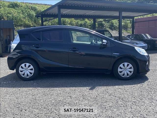 Toyota AQUA 2012-04 292313-4