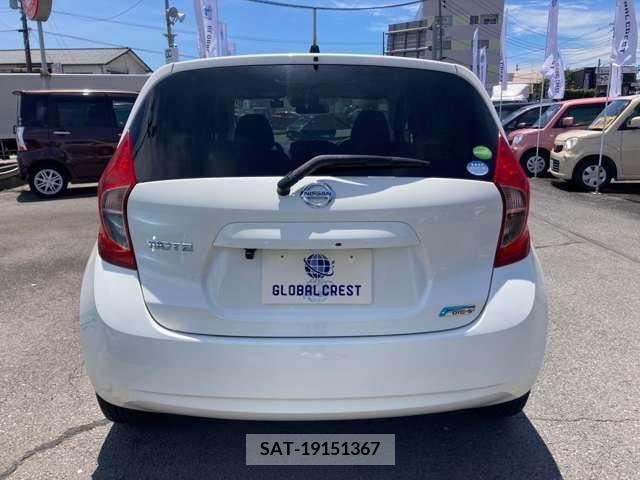 Nissan NOTE 2015-08 384878-6