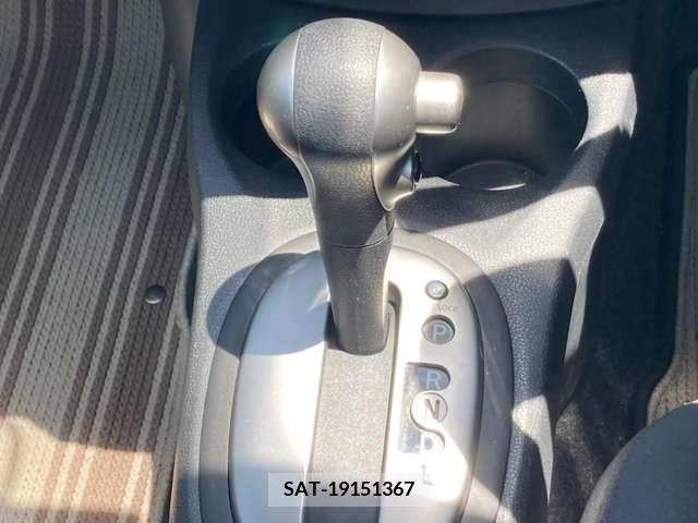 Nissan NOTE 2015-08 384878-13