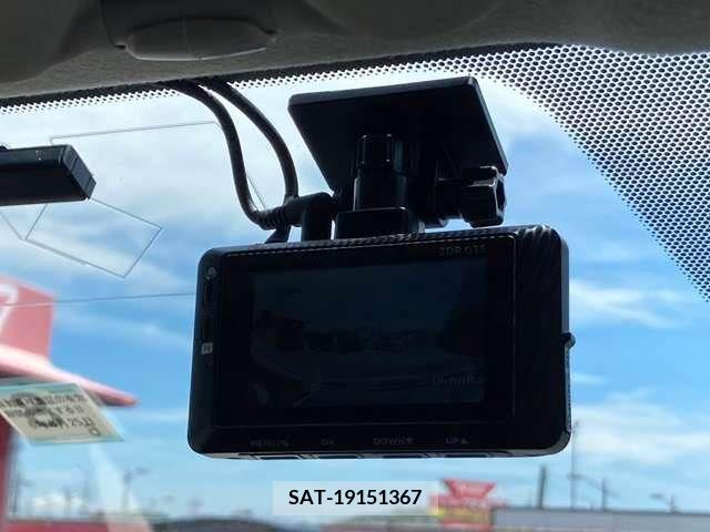 Nissan NOTE 2015-08 384878-11