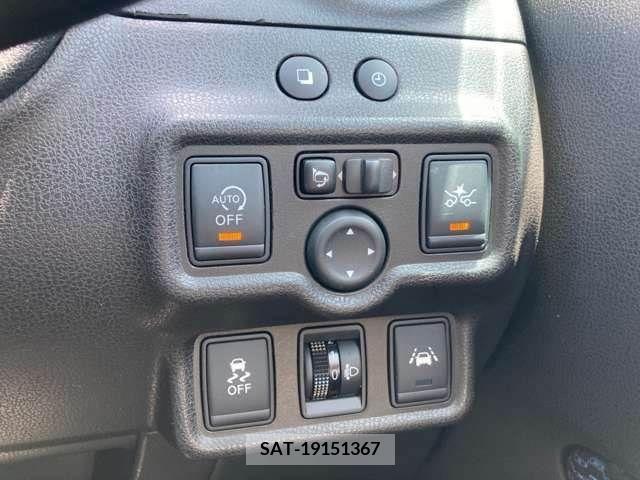 Nissan NOTE 2015-08 384878-10