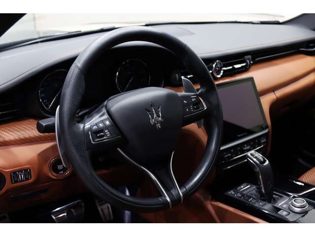 Maserati QUATTROPORTE 2021-12 189090-8