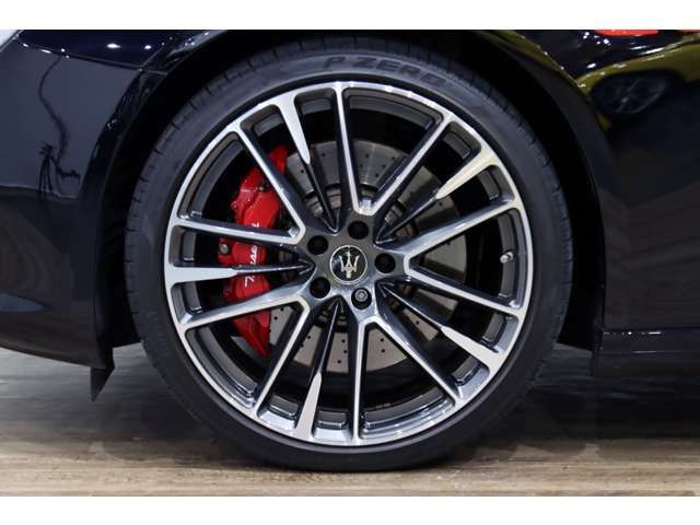 Maserati QUATTROPORTE 2021-12 189090-3
