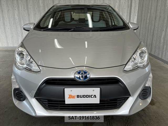 Toyota AQUA 2015-12 314044-8