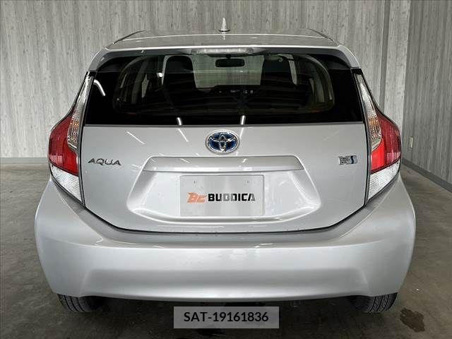 Toyota AQUA 2015-12 314044-13