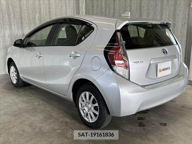 Toyota AQUA 2015-12 314044-12