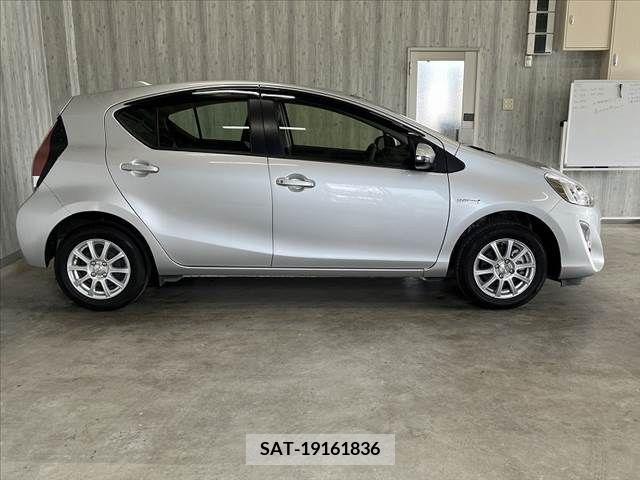 Toyota AQUA 2015-12 314044-10