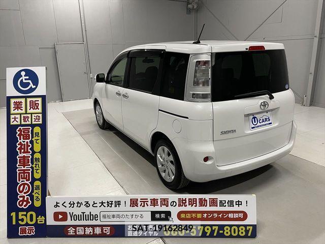 Toyota SIENTA 2013-11 374733-11