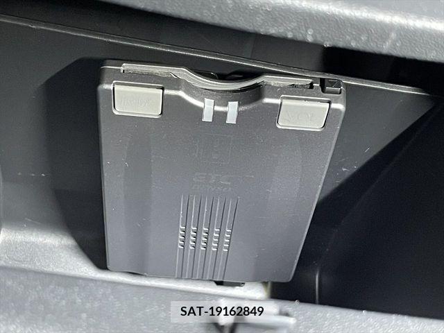 Toyota SIENTA 2013-11 374733-17