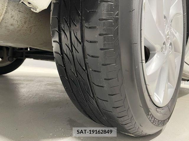 Toyota SIENTA 2013-11 374733-22