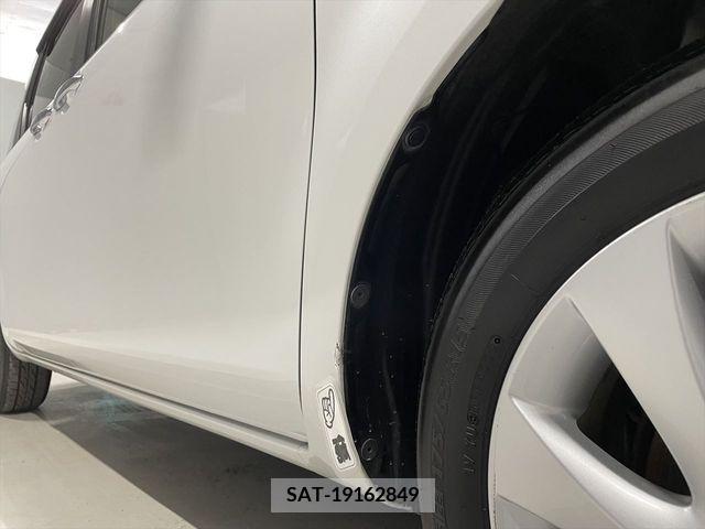 Toyota SIENTA 2013-11 374733-26