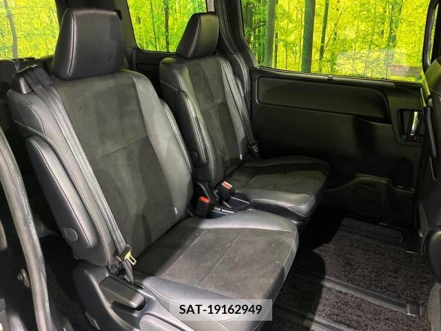 Toyota NOAH 2021-09 392827-9