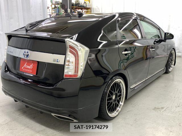 Toyota PRIUS 2009-12 217853-4