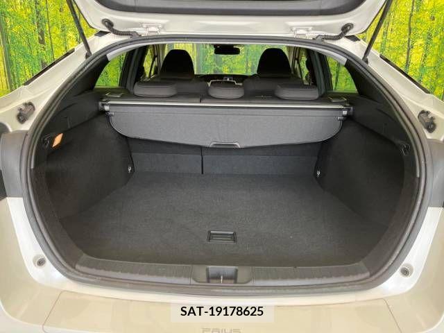 Toyota PRIUS 2019-02 322534-10