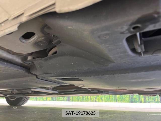 Toyota PRIUS 2019-02 322534-18