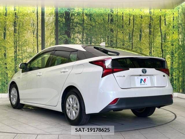 Toyota PRIUS 2019-02 322534-17