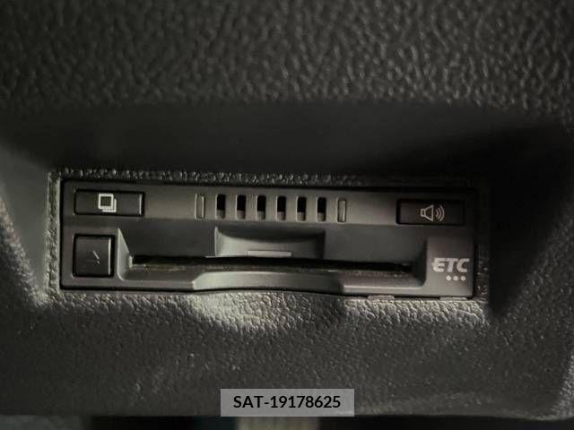 Toyota PRIUS 2019-02 322534-6
