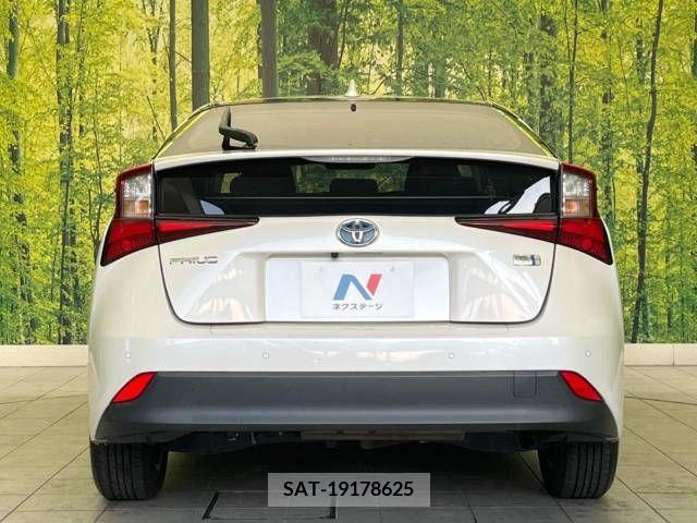 Toyota PRIUS 2019-02 322534-15