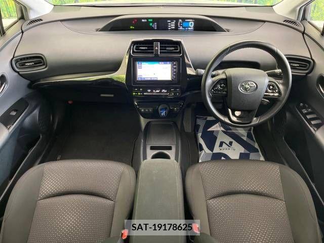Toyota PRIUS 2019-02 322534-1