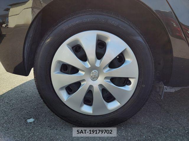 Toyota AQUA 2014-01 235661-6