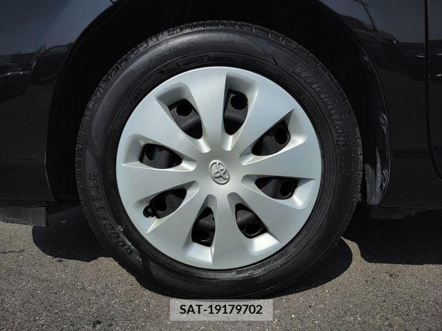 Toyota AQUA 2014-01 235661-7