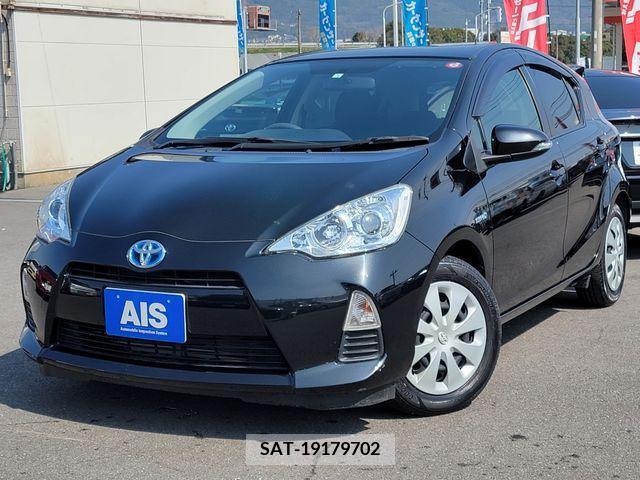 Toyota AQUA 2014-01 235661-0