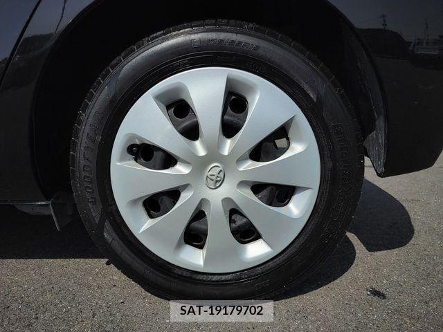 Toyota AQUA 2014-01 235661-8