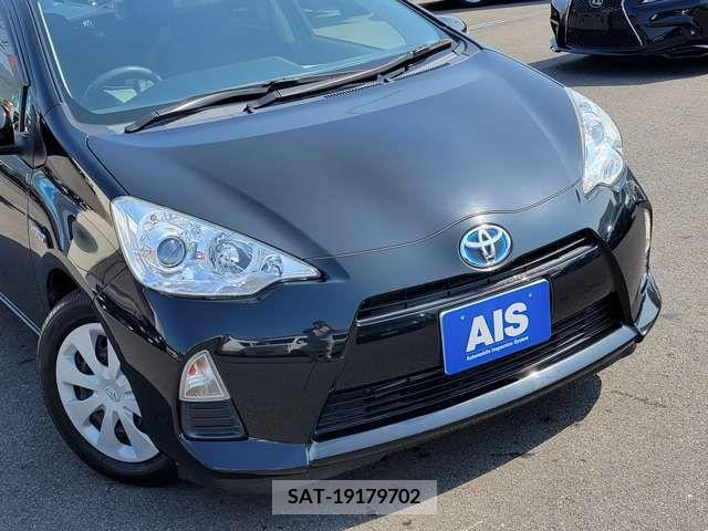 Toyota AQUA 2014-01 235661-2