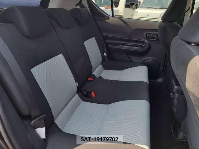 Toyota AQUA 2014-01 235661-13