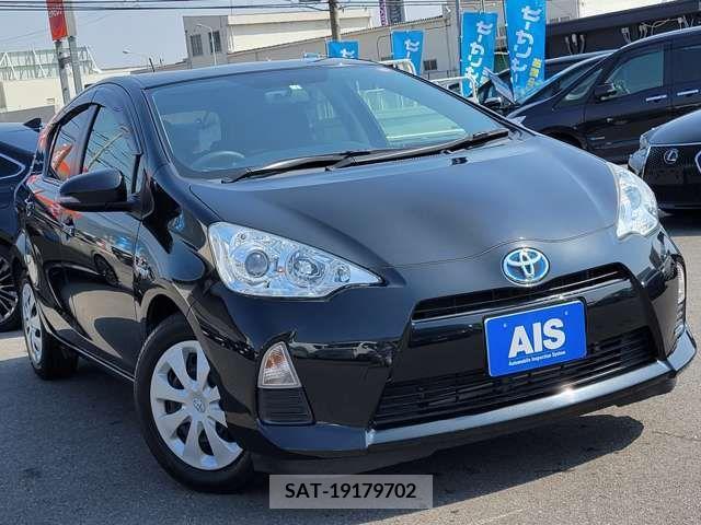 Toyota AQUA 2014-01 235661-1