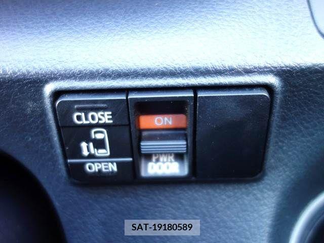 Toyota SIENTA 2017-02 213375-9