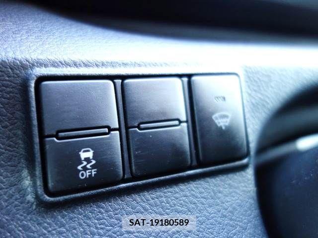 Toyota SIENTA 2017-02 213375-8