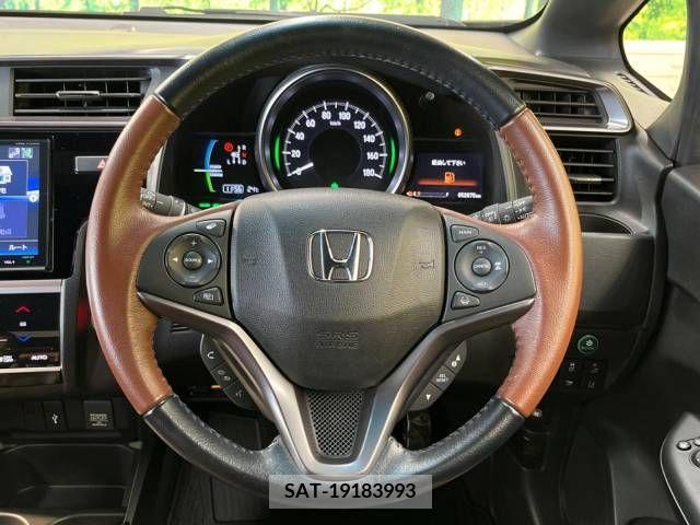 Honda FIT HYBRID 2017-07 336706-11